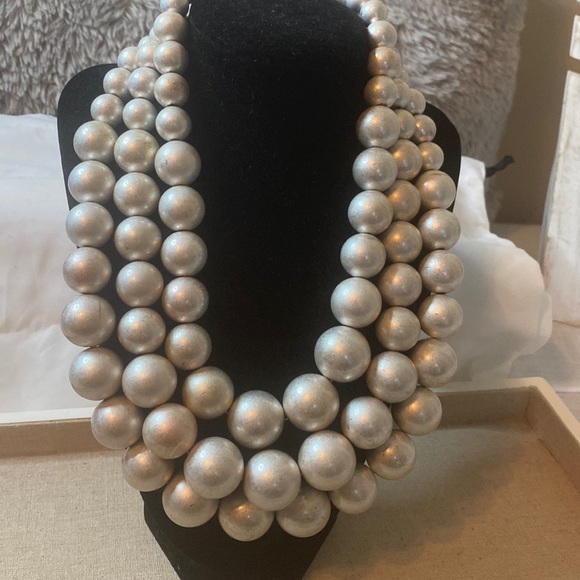 Jewelry - Silver tone wood oversized bead ball bauble statement necklace